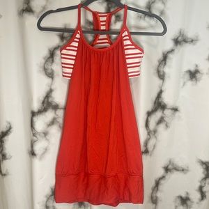 Lululemon tank with sports bra size 4